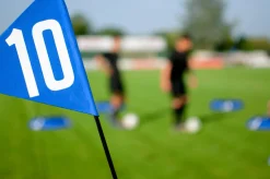 Kit de 10 cibles de FOOT GOLF avec jalon et drapeaux