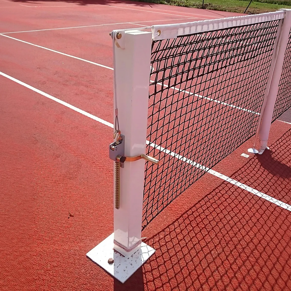 Poteaux de tennis carrés - sur platines